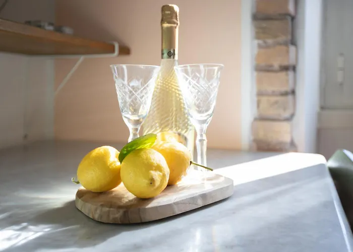 Charming Capri Style Retreat - Near Termini Station, Near Colosseum Appartement