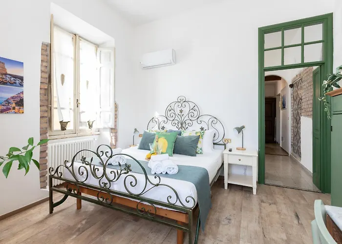 Charming Capri Style Retreat - Near Termini Station, Near Colosseum Appartement