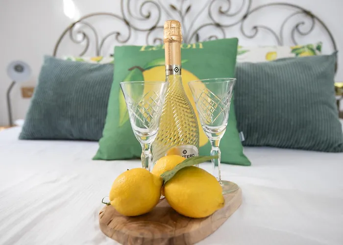 Charming Capri Style Retreat - Near Termini Station, Near Colosseum *