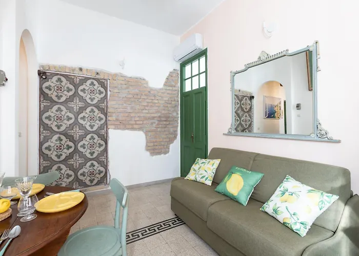 Appartement Charming Capri Style Retreat - Near Termini Station, Near Colosseum *
