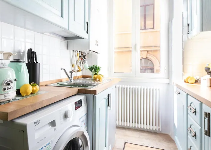 Charming Capri Style Retreat - Near Termini Station, Near Colosseum Rome